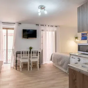 https://sagasta-apartamento-en-pleno-centro-de-sevilla.es-andalucia.com